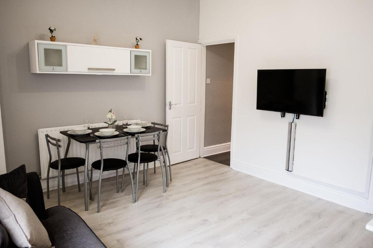 Stay Comfortable- Close To City Centre- Sleeps Up To 8 Stoke-on-Trent Exterior photo