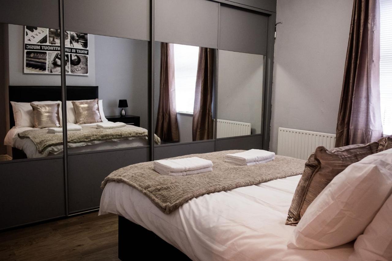 Stay Comfortable- Close To City Centre- Sleeps Up To 8 Stoke-on-Trent Exterior photo