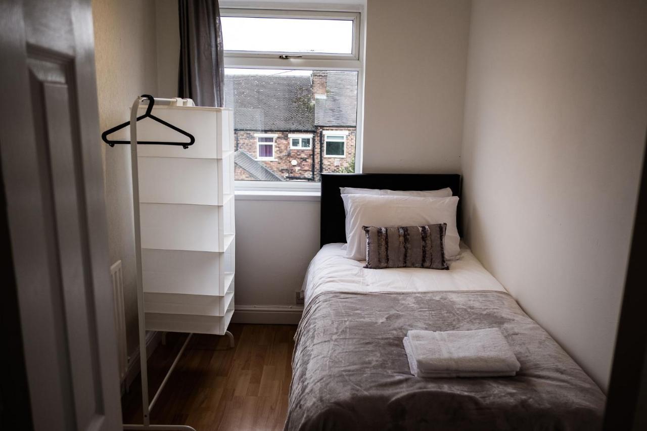 Stay Comfortable- Close To City Centre- Sleeps Up To 8 Stoke-on-Trent Exterior photo