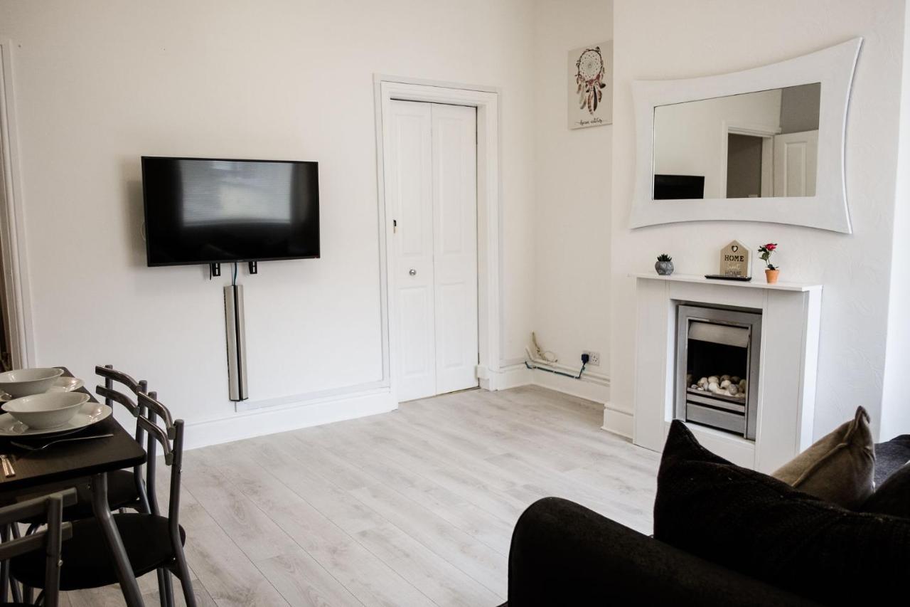 Stay Comfortable- Close To City Centre- Sleeps Up To 8 Stoke-on-Trent Exterior photo