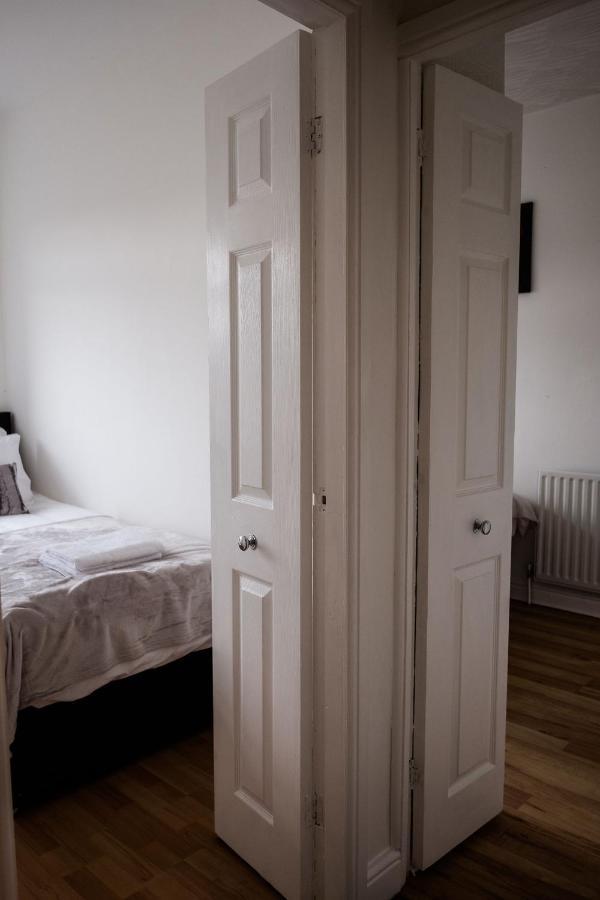 Stay Comfortable- Close To City Centre- Sleeps Up To 8 Stoke-on-Trent Exterior photo