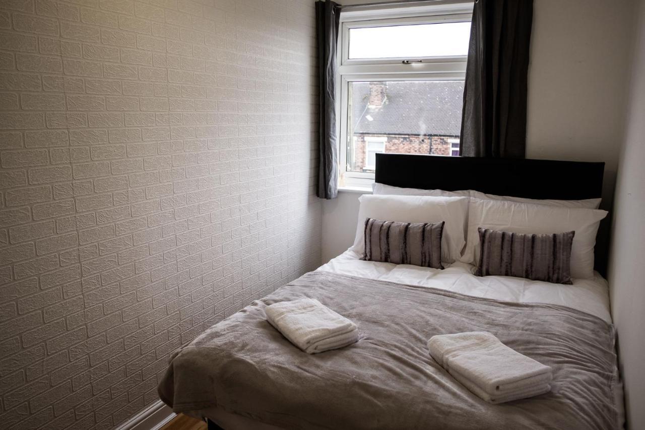 Stay Comfortable- Close To City Centre- Sleeps Up To 8 Stoke-on-Trent Exterior photo