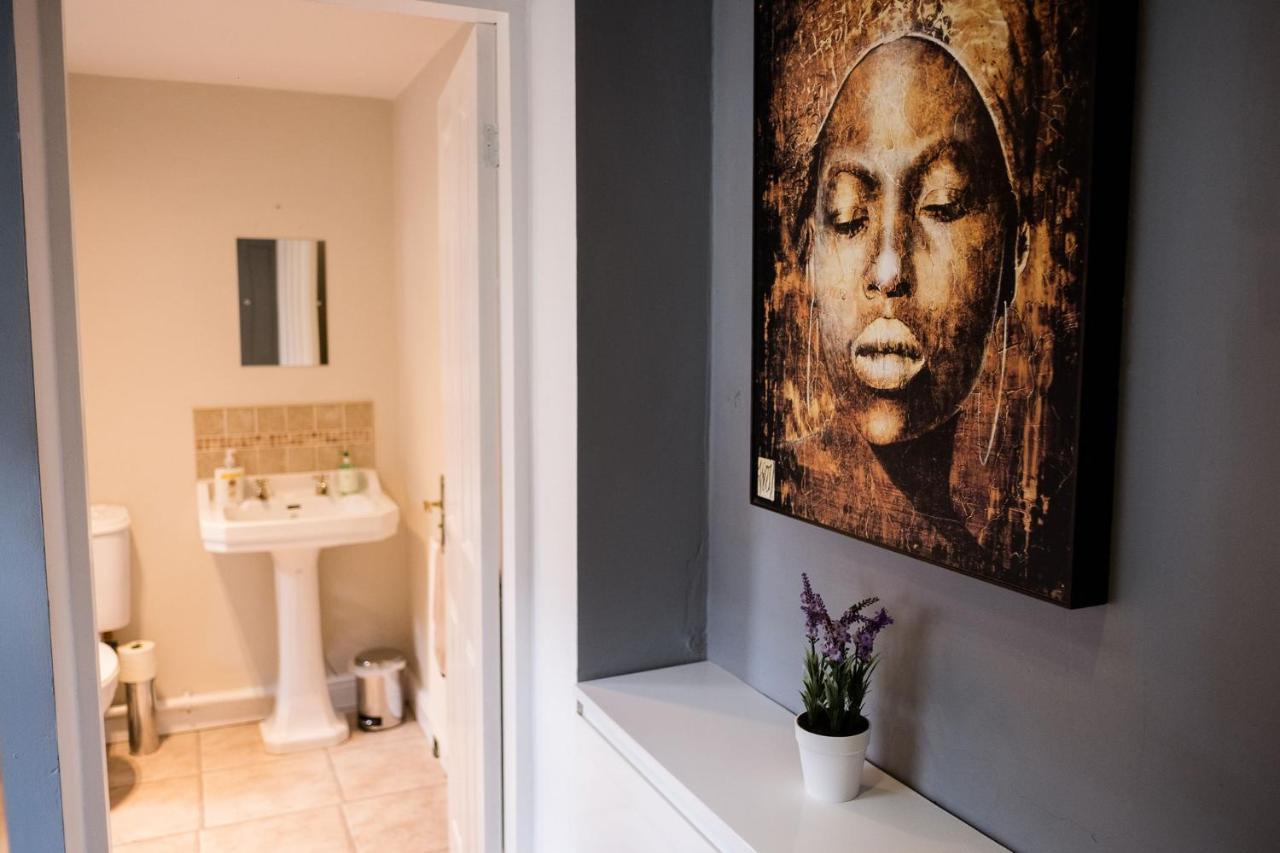 Stay Comfortable- Close To City Centre- Sleeps Up To 8 Stoke-on-Trent Exterior photo